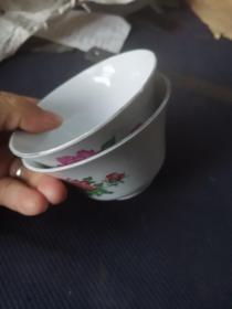 茶文化，浙江省杭州市临安茶厂牡丹花样金边老茶碗二个，径10㎝。