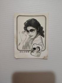 m22】著名美女演员—姜黎黎 照片一张  照片尺寸8x5.7厘米