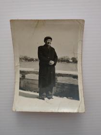 m14】毛主席 早期在北戴河老照片一张 清晰尺寸9.5x7.5厘米