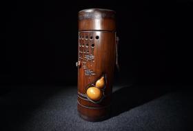 竹雕蛐蛐罐，20.2×7.3厘米，