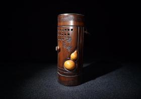 竹雕蛐蛐罐，尺寸16.5厘米×6.5厘米
