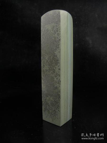 -收藏精品 少见广东千层纹天然水草冻石大章9515，够大，名贵品种，其珍贵性大家都知道，再带天然水草，超级漂亮，自己收藏的。产量少已绝产。手感质地佳，无裂，质地够好，稳定易保养，性稳定，精致！是送人的绝好礼物。